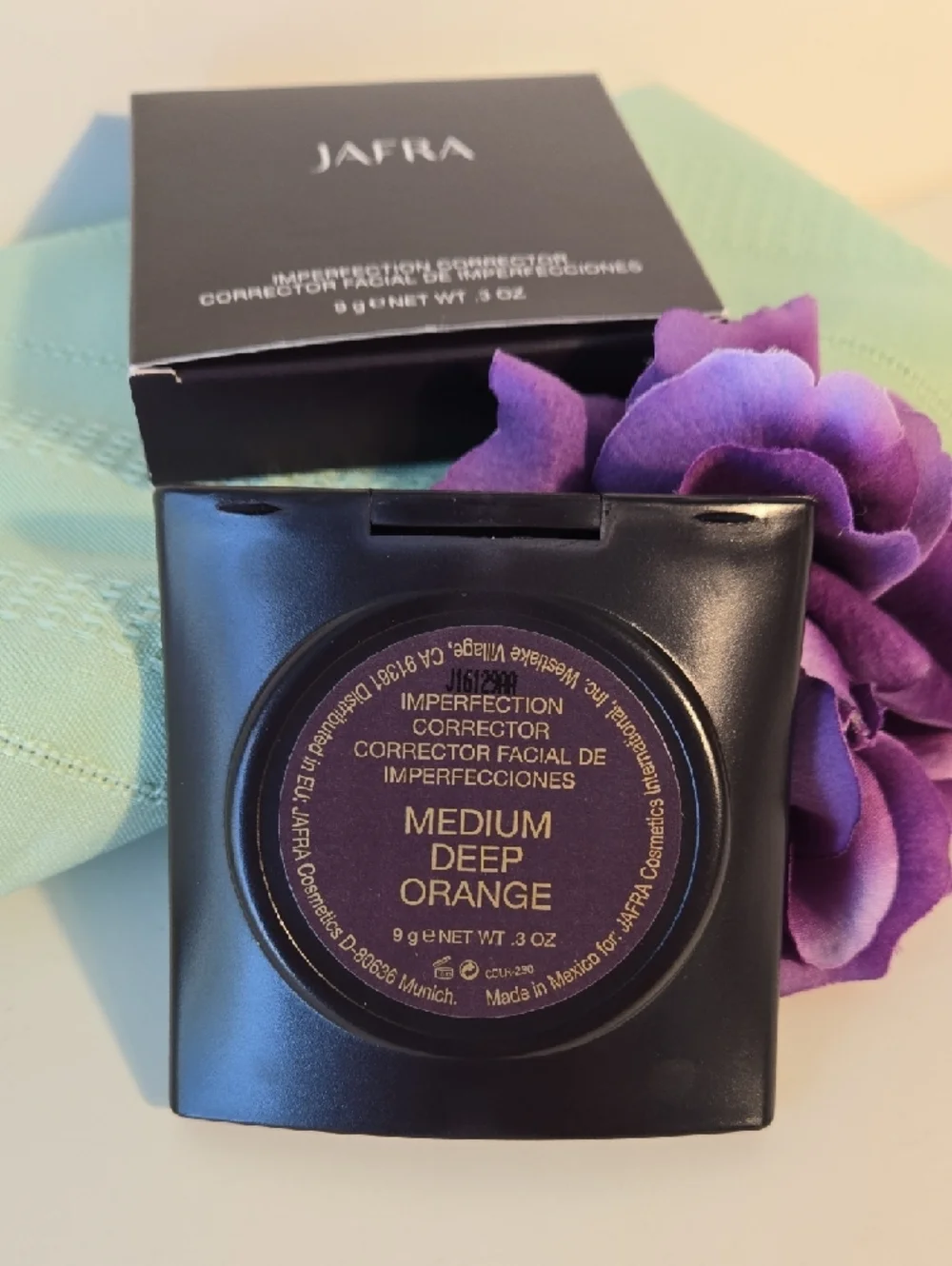 JAFRA Triple Imperfection Concealer Palette — Beige, Tan & Orange